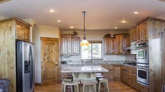Fully equipped kitchen with large island